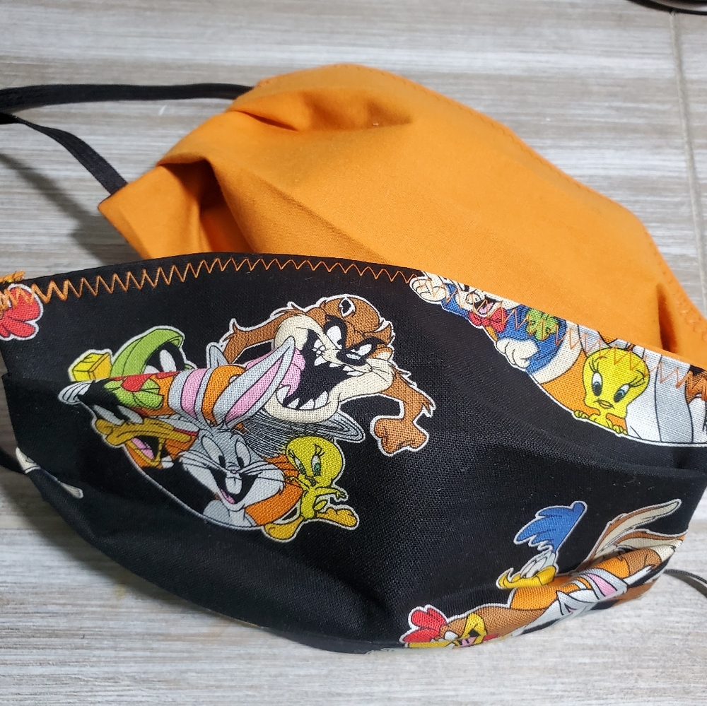 Looney tunes face mask